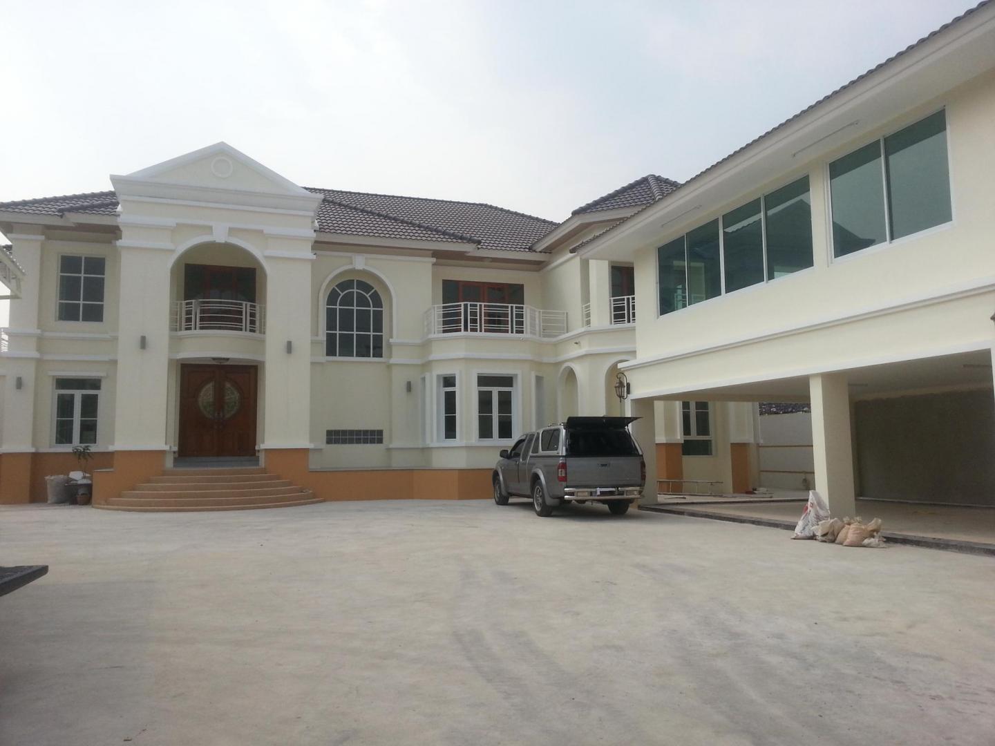 ผลงานบ้าน 2 ชั้น แบบ  B-214  อโนมา